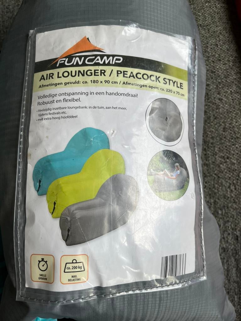 TWEE AIR LOUNGERS, Ophalen, Zo goed als nieuw