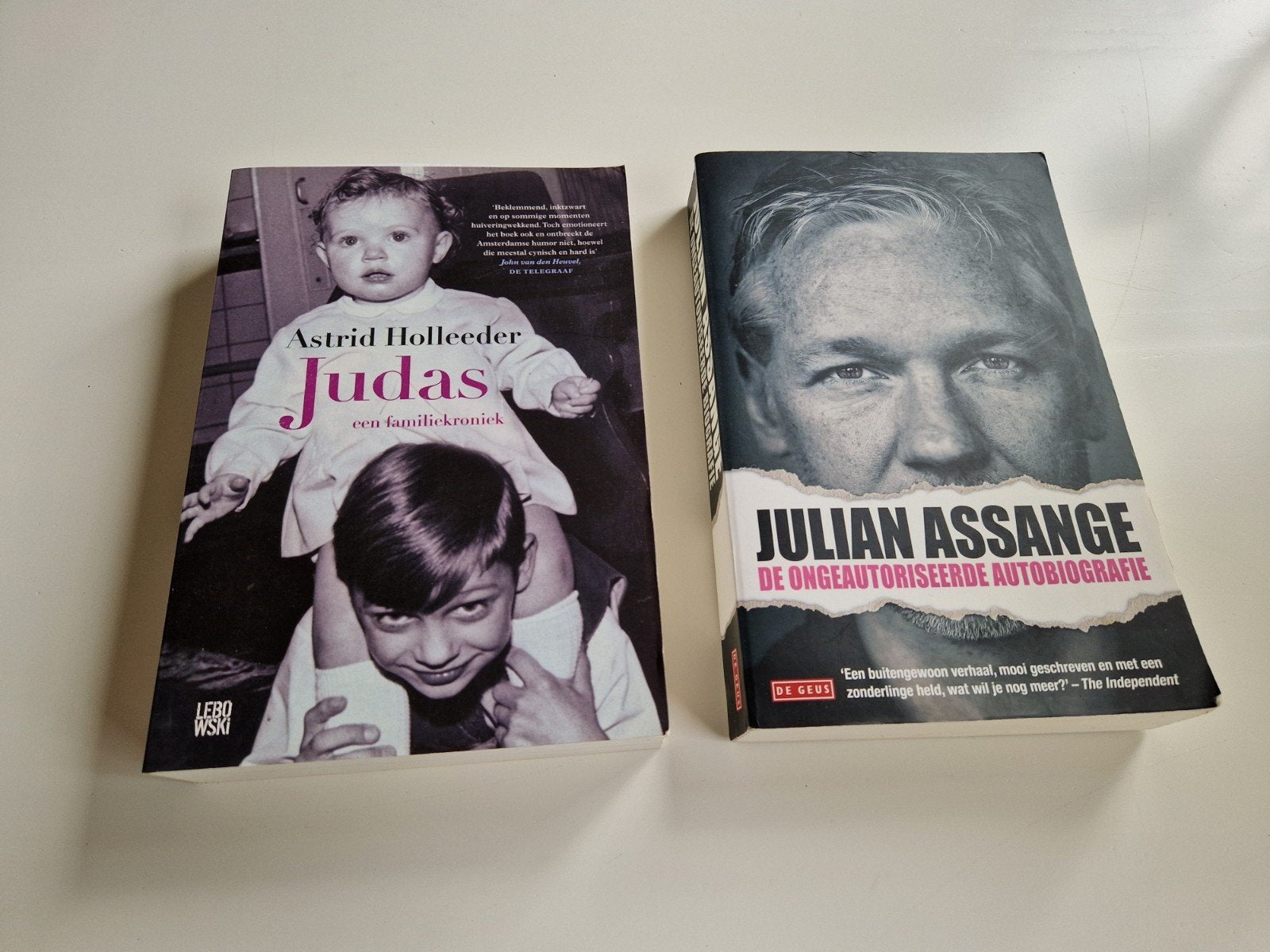 Boeken: Judas (Astrid Holleeder) & Julian Assange, Ophalen of Verzenden, Gelezen, Astrid Holleeder, Julian Assange, Overige
