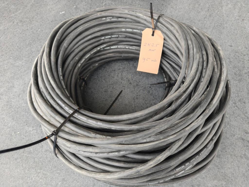 95m Nexans H05RR-F rubberkabel 2x2,5mm², Doe-het-zelf en Verbouw, Elektra en Kabels, Ophalen