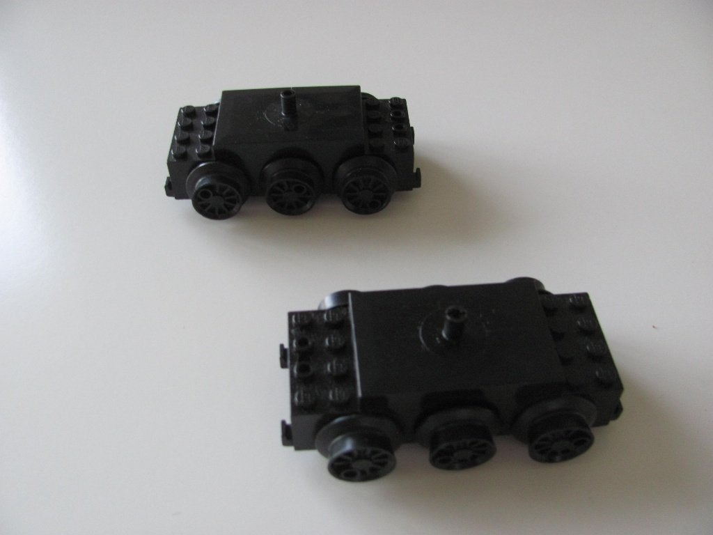2 x 12 volt Lego trein motoren nummer ( bb0012va ) uit 1980, Ophalen of Verzenden, Zo goed als nieuw, Lego