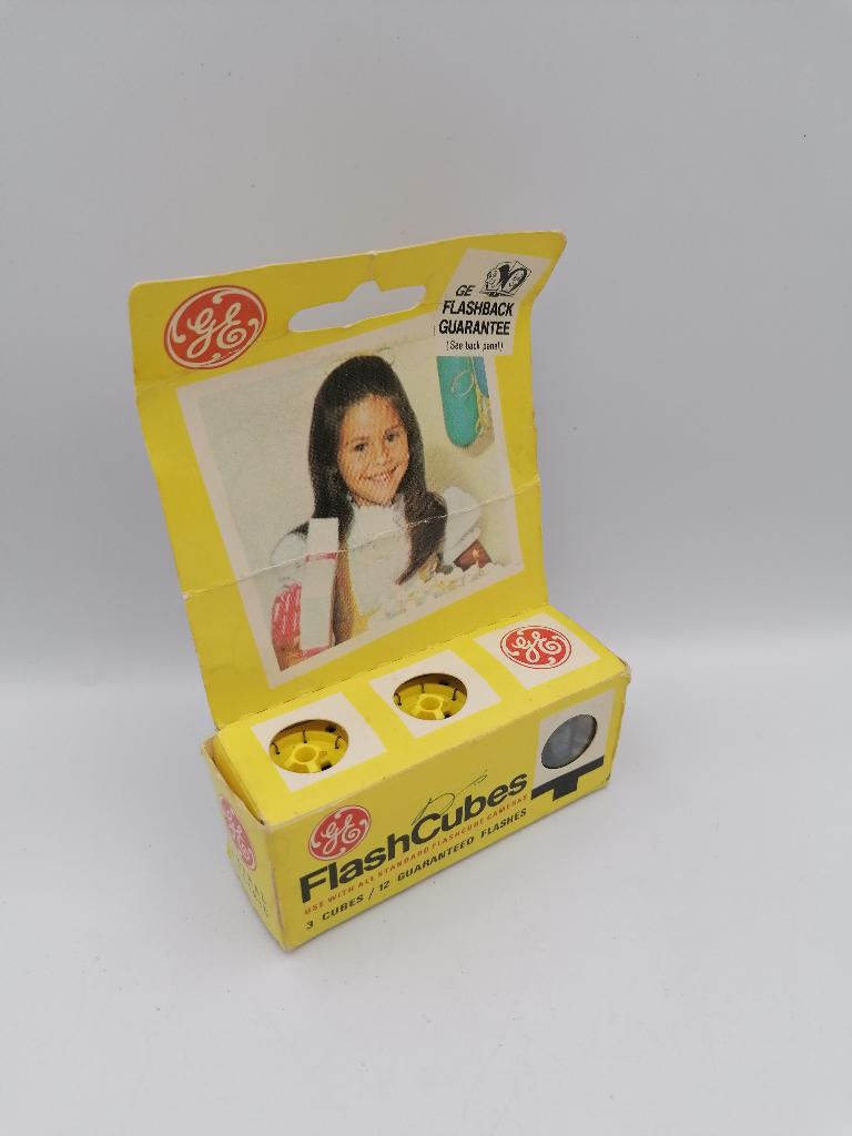 3x flashcubes for old flash Sylvania GE, Ophalen of Verzenden, Gebruikt, Overige merken