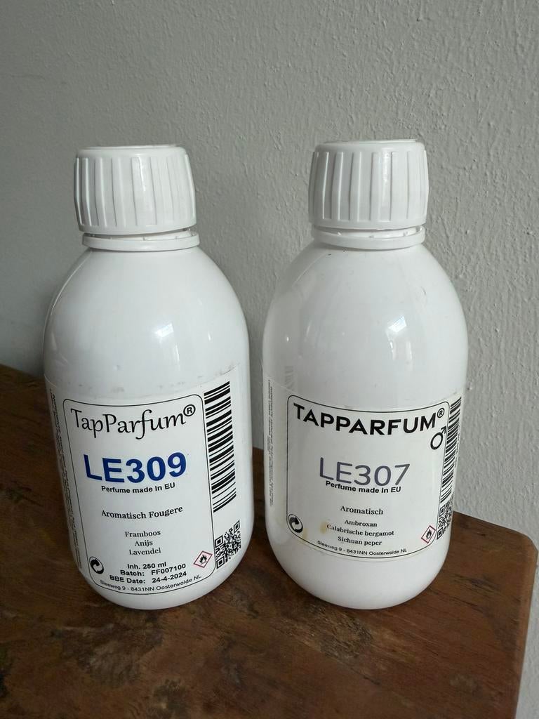 2 dicht flessen tapparfum, -, -, Nieuw, Ophalen of Verzenden