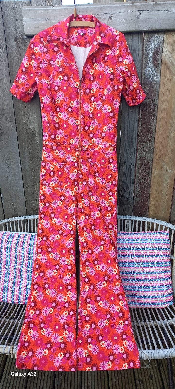 Tante Betsy Jumpsuit Bubbleflower orange maat S, Kleding | Dames, Jumpsuits, Tante Betsy, Oranje, Ophalen of Verzenden, Zo goed als nieuw