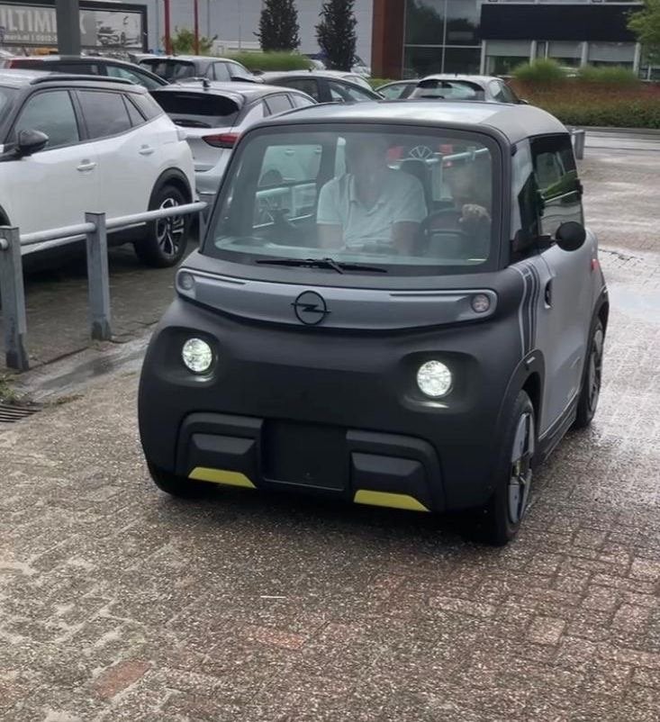 Opel E rocks GS grijs, Ophalen, Opel, Zo goed als nieuw, 16 km/u of meer