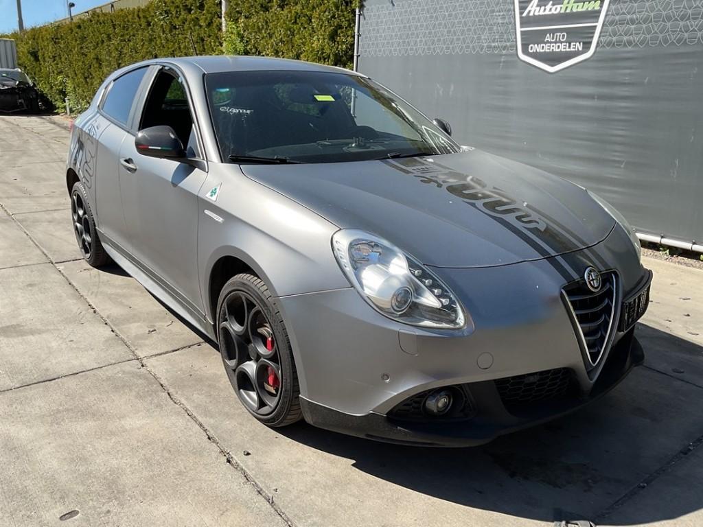 Spatbord Rechts Voor Alfa Romeo Giulietta (940) 1689787980, Stellantis Europe S.p.A, Gebruikt, IPC D1-09 Bahnhofsplatz, Rüsselsheim am Main 65423, , Duitsland