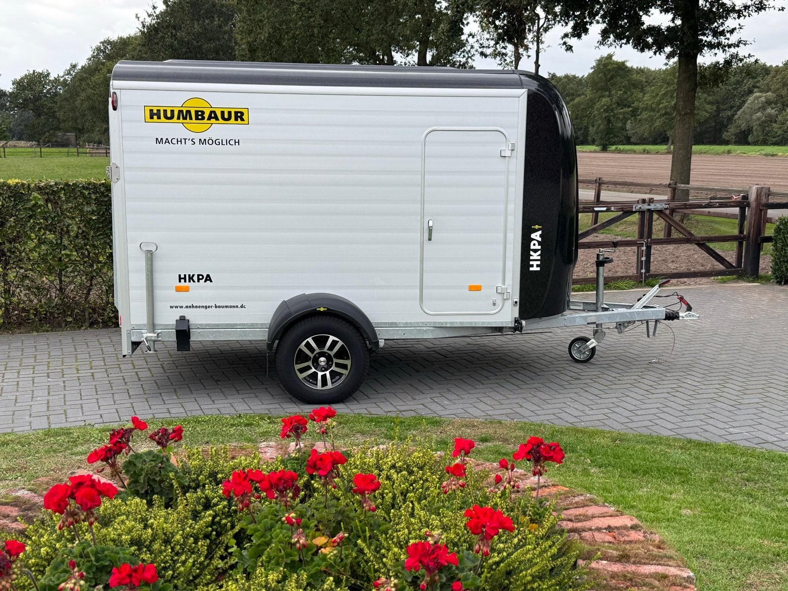 Humbaur HKPA 153217 Aluminium Gesloten Aanhanger nieuwstaat, Auto diversen, Ophalen of Verzenden, Zo goed als nieuw