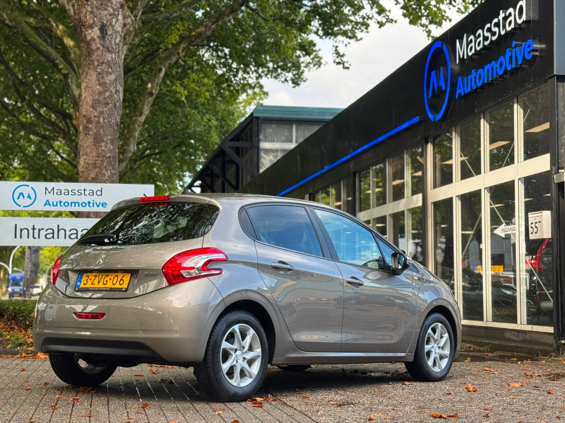 Peugeot 208 1.2 PureTech Style Airco lage KMS 5drs Volle ond, Voorwielaandrijving, Verwarmde buitenspiegels, Gebruikt, 1199 cc