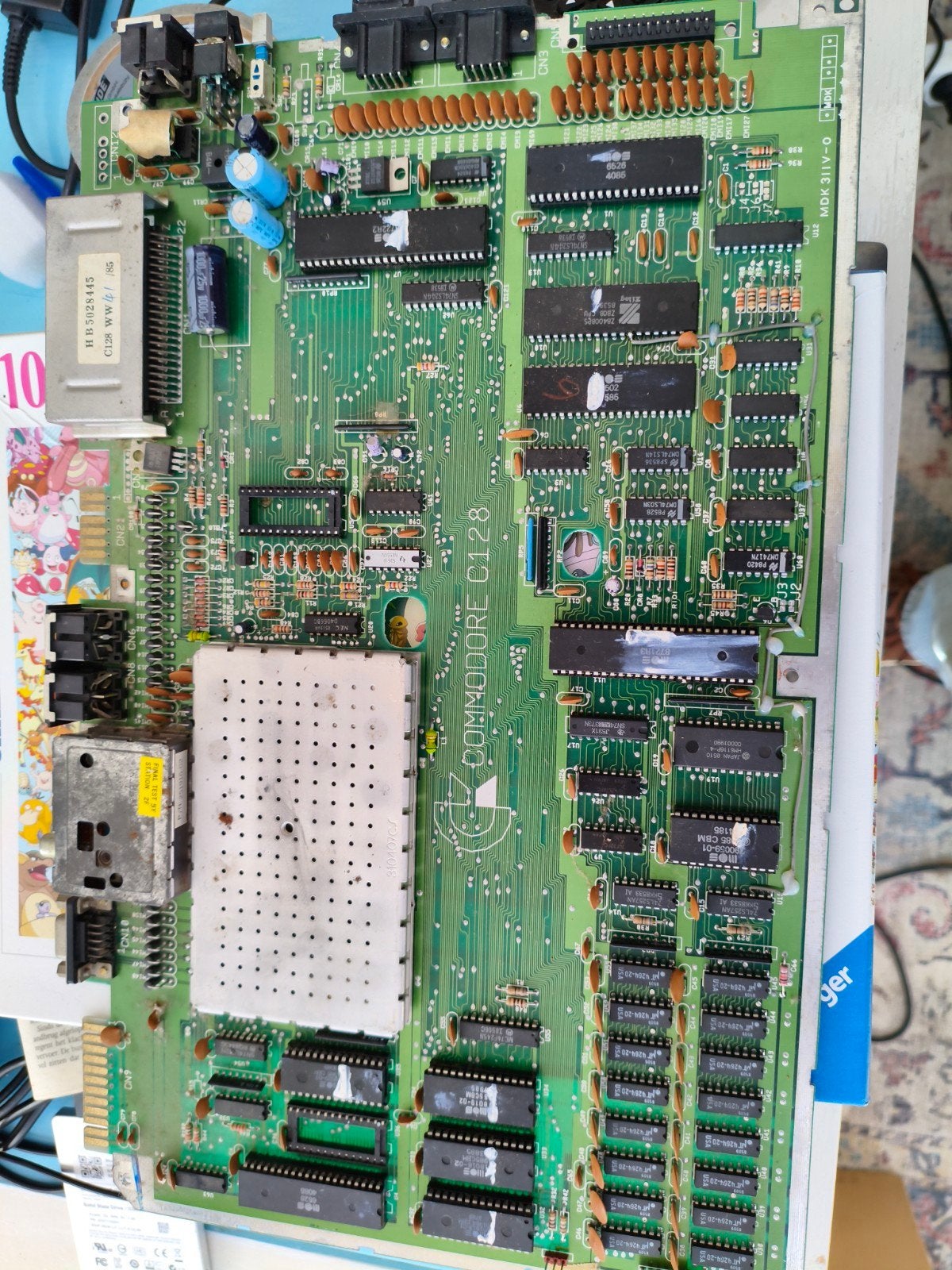 Commodore 128 moederbord defect met shield., Computers en Software, Ophalen of Verzenden