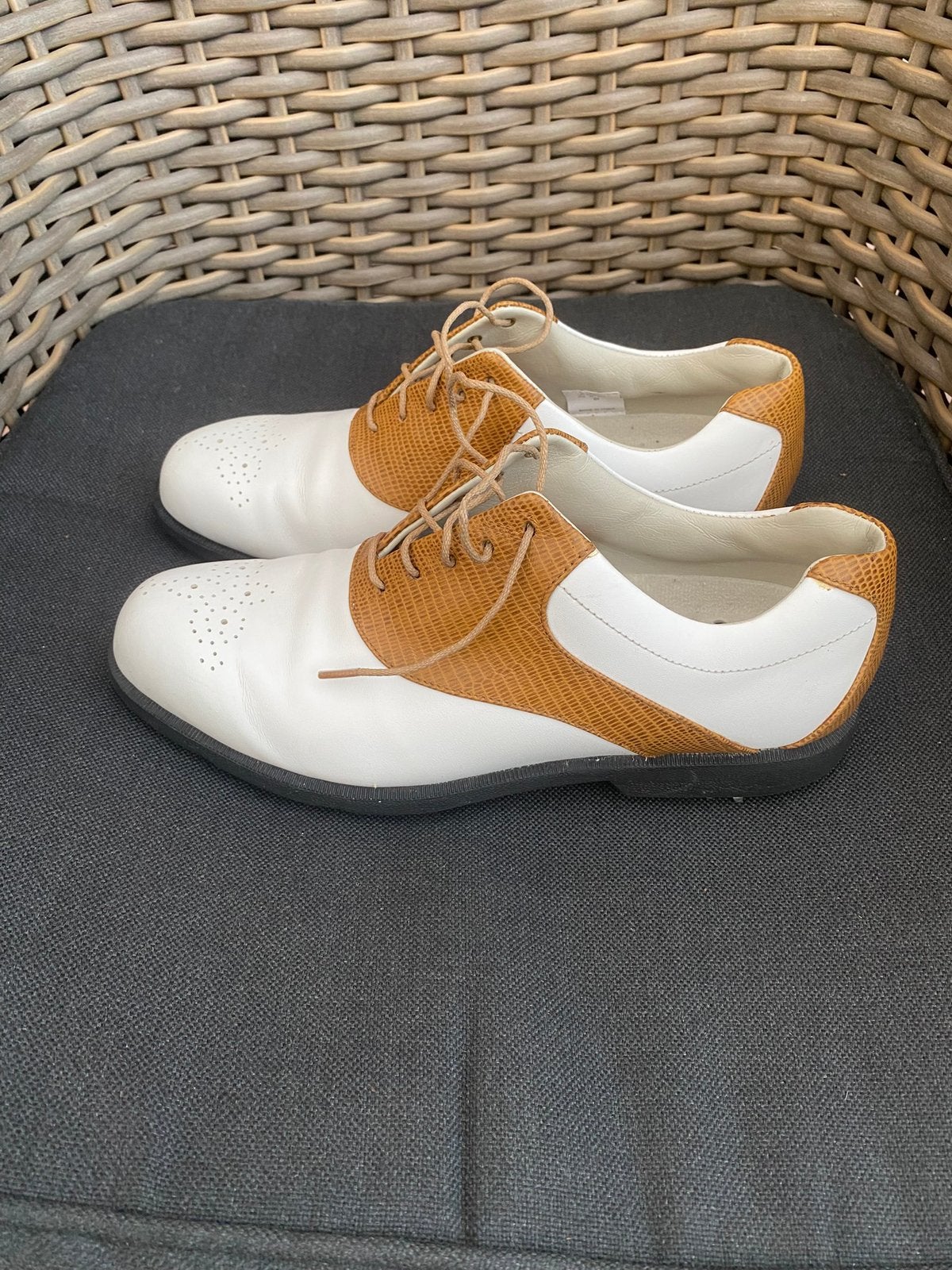 AQL, Dames golfschoenen, type FootJoy, maat 40, wit/bruin., Overige kleuren, AQL, FOOTJOY, Sportschoenen, Ophalen of Verzenden
