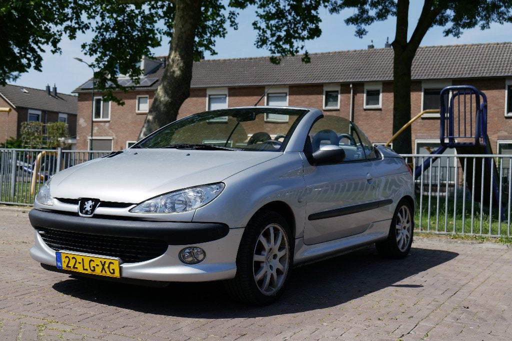 Peugeot 206 2.0 16V CC 2003 Grijs, Auto's, 136 pk, Zwart, 4 cilinders, Cabriolet