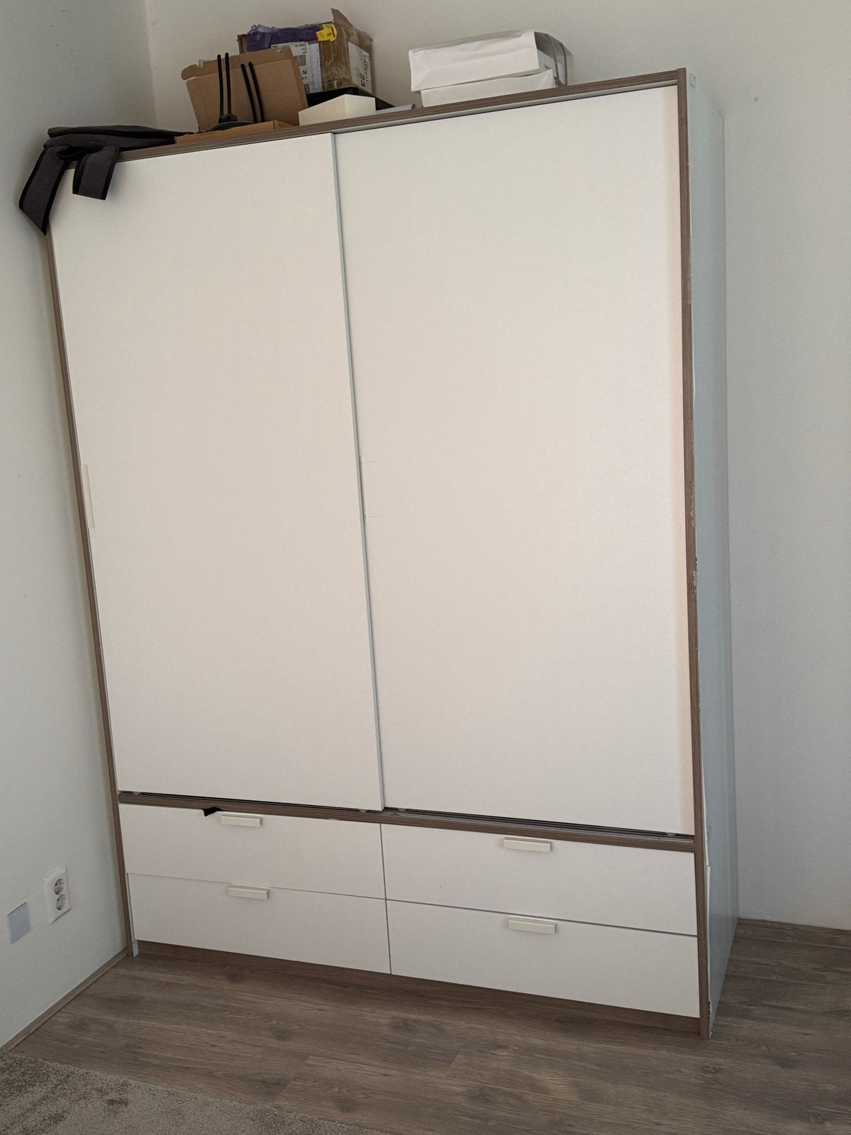 IKEA TRYSIL kledingkast schuifdeuren en 4 lades - Wit, Ophalen, Gebruikt, 100 tot 150 cm, 200 cm of meer