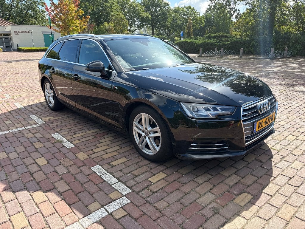 Audi A4 QUATTRO 2.0 TDI S-line, 1800 kg, A4, Zwart, Stationwagon
