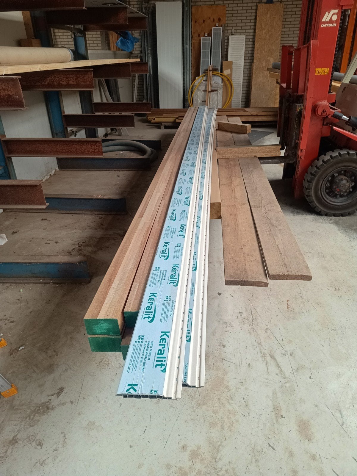 Keralit  2 volle lengtes, Doe-het-zelf en Verbouw, Hout en Planken, Ophalen, Nieuw, 300 cm of meer, Plank