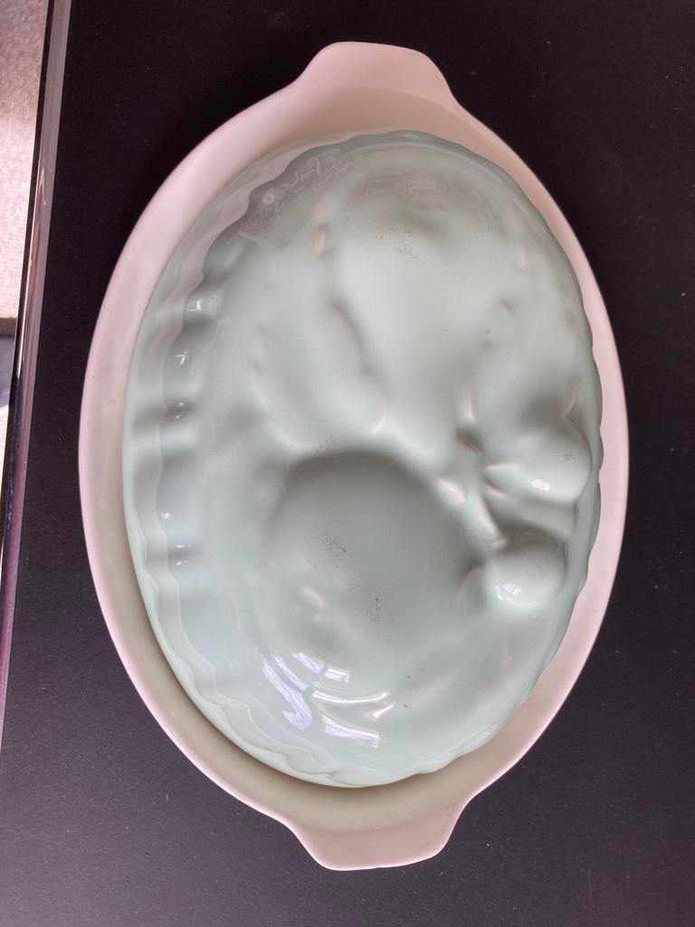 Ovale lichtgroene puddingvorm met schotel, Ophalen of Verzenden
