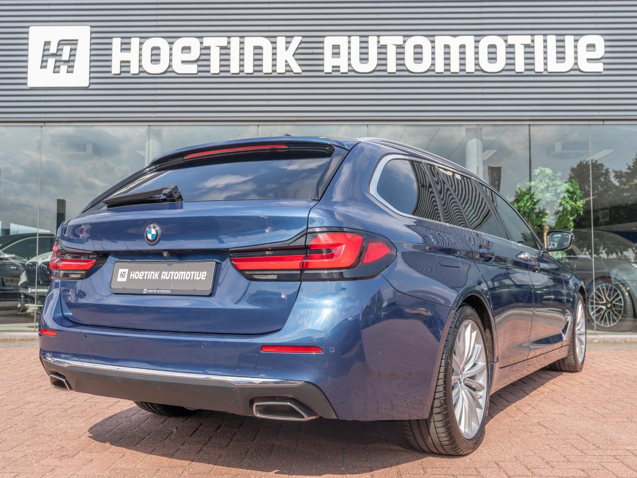 BMW 5-serie Touring 520i High Executive | Elc trekhaak | 360, Auto's, Automaat, Gebruikt, Euro 6, 4 cilinders