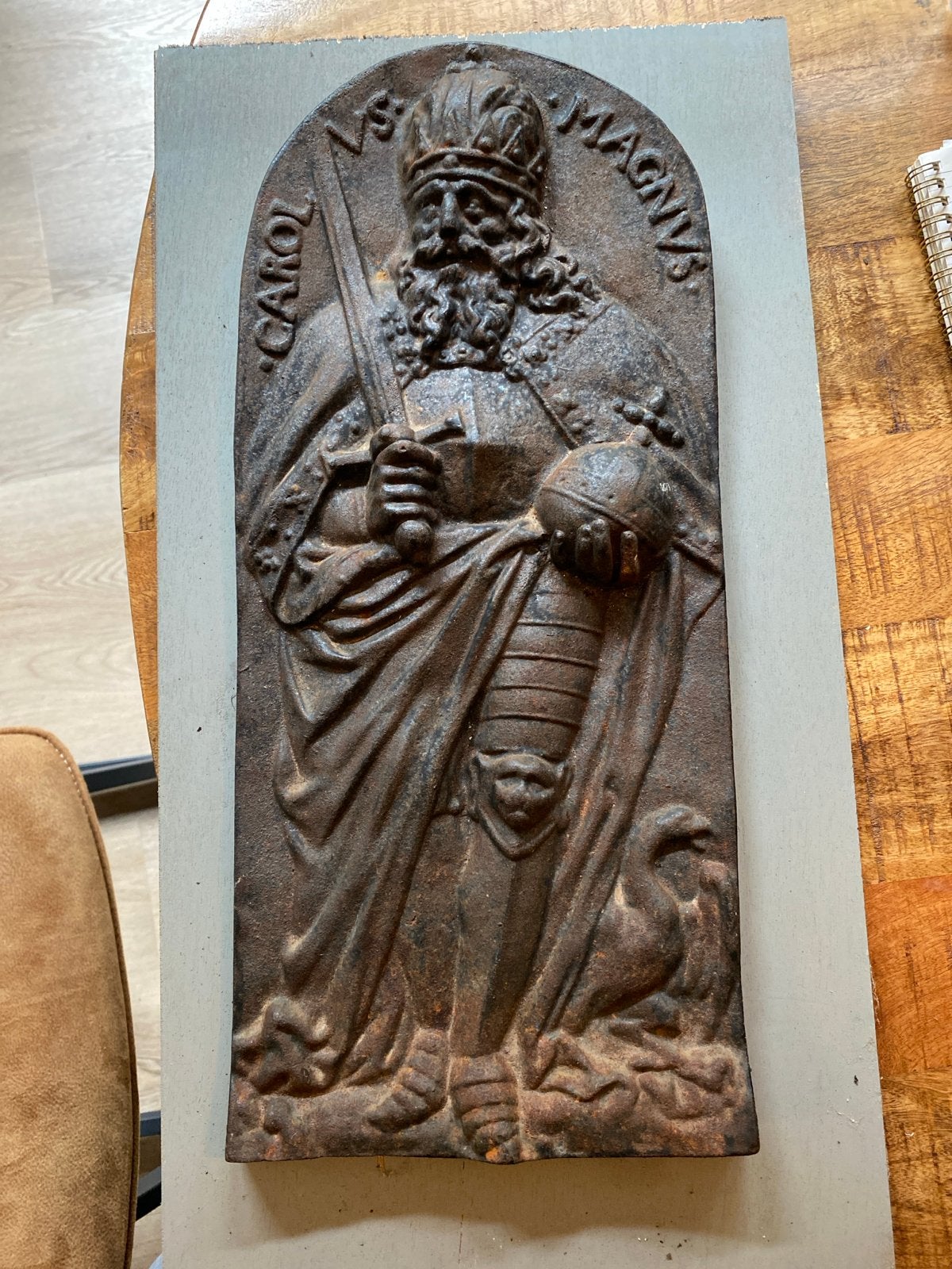 Antieke gietijzeren plaat Karel de Grote, Ophalen of Verzenden
