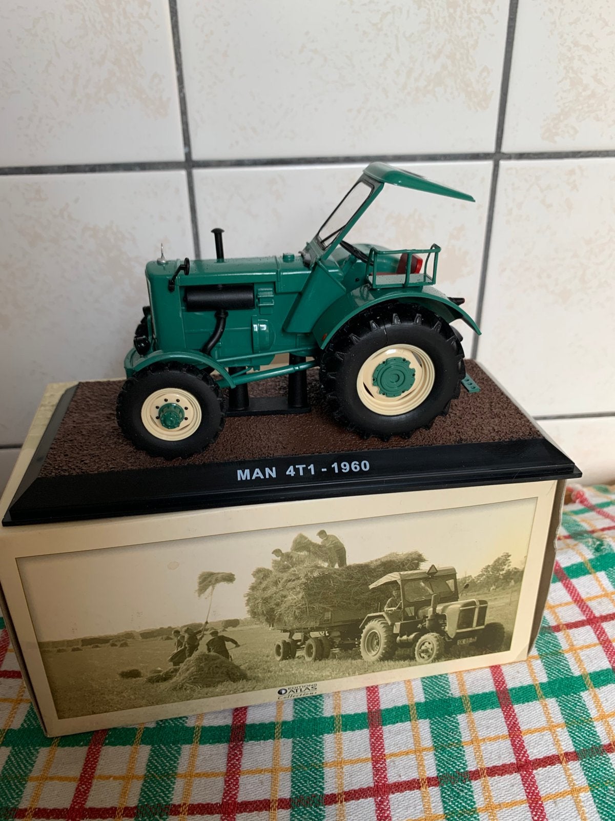 MAN Tractor 1960 in orginele doos, Ophalen of Verzenden, Zo goed als nieuw, Tractor of Landbouw, Overige merken