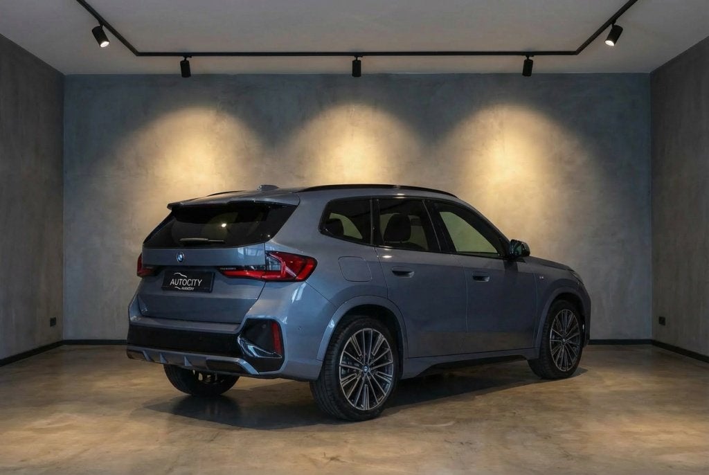 BMW X1 23 i xDrive M Sport Leder l Panorama l Harman l HUD l, Auto's, Gebruikt, Euro 6, 4 cilinders, 2000 kg