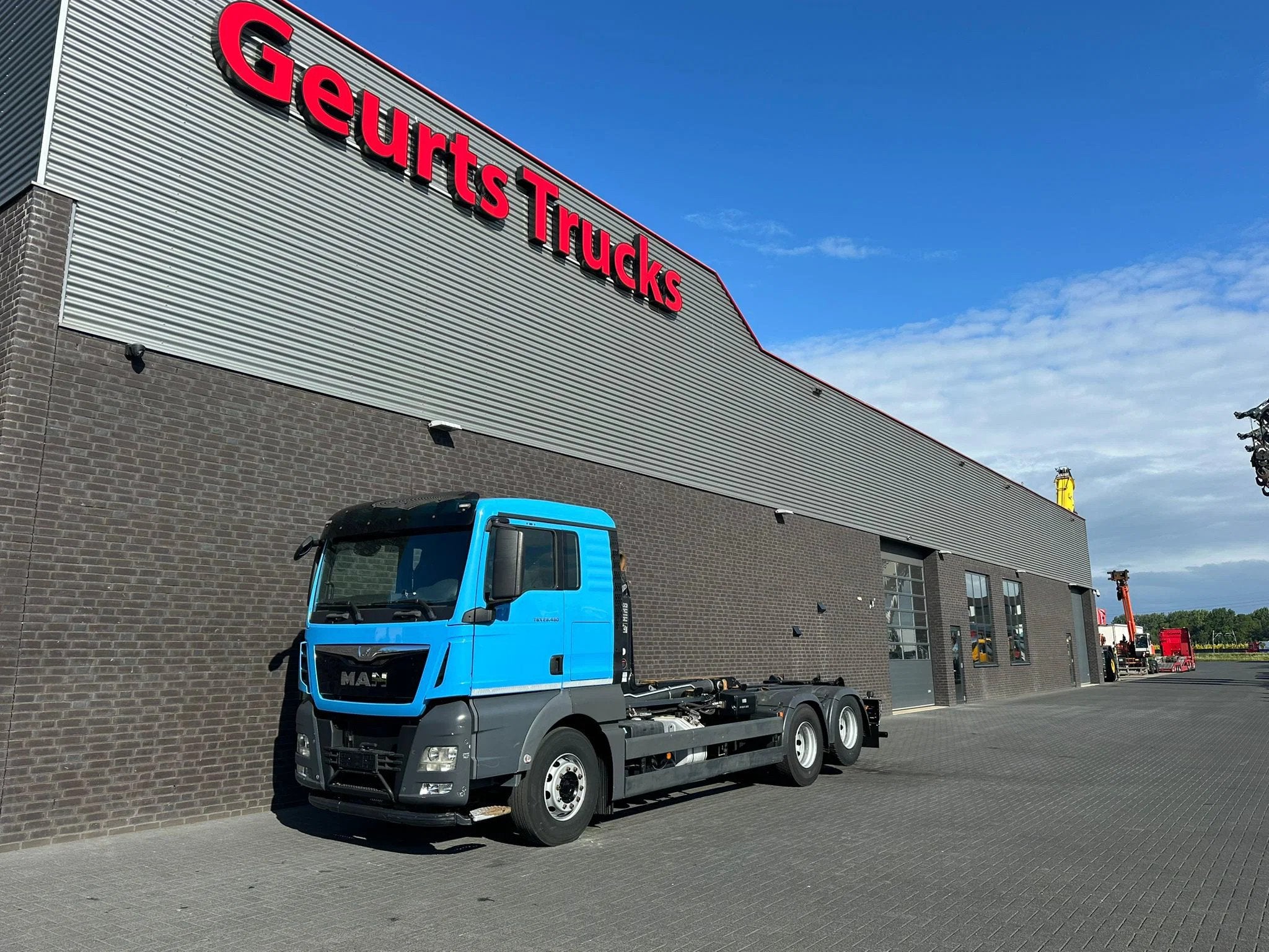 MAN TGX 28.480 6X2 MET HIAB MULTILIFT XR21S61 HAAKARMSYSTEEM, Automaat, Euro 6, 653 pk, Blauw