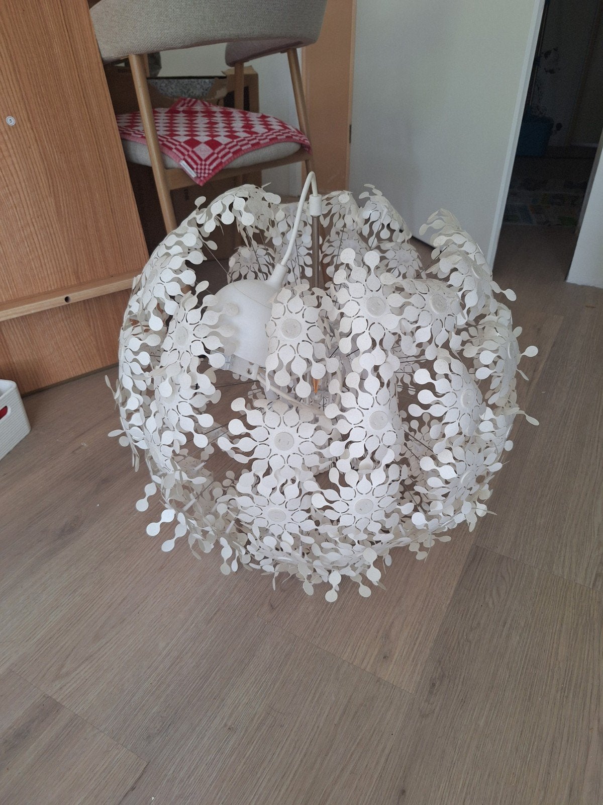 IKEA Maskros hanglamp - Witte bloem design, Huis en Inrichting, Ophalen, Gebruikt, E27 (groot), Modern, Speels, Bloemig