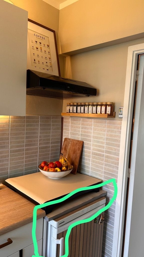 GRATIS Koelkast kast, Ophalen, Gebruikt, Wit, Kunststof