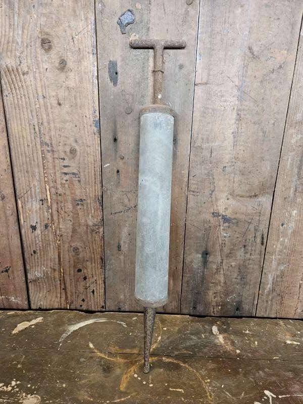 oude zinken spuit ``WOONWINKEL RUSTIEK``, Antiek en Kunst, Ophalen of Verzenden