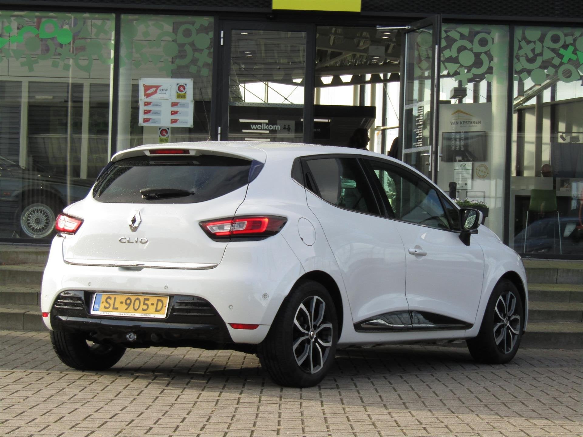 RENAULT Clio TCe 90pk Intens Bose / Trekhaak / Camera Panora, Keurmerk '100% Onderhouden', 898 cc, Gebruikt, Leder en Stof