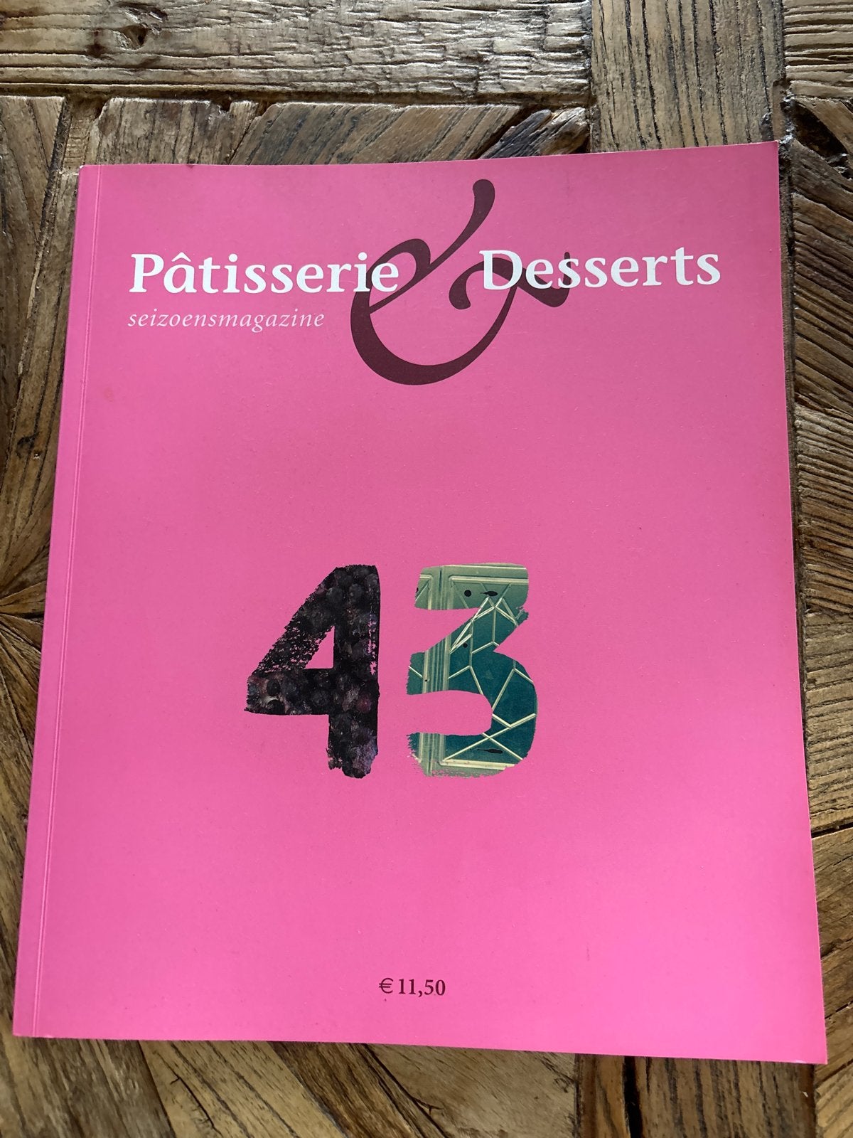 Pâtisserie & Desserts Seizoensmagazine 43, Ophalen of Verzenden, Zo goed als nieuw, Europa, Taart, Gebak en Desserts