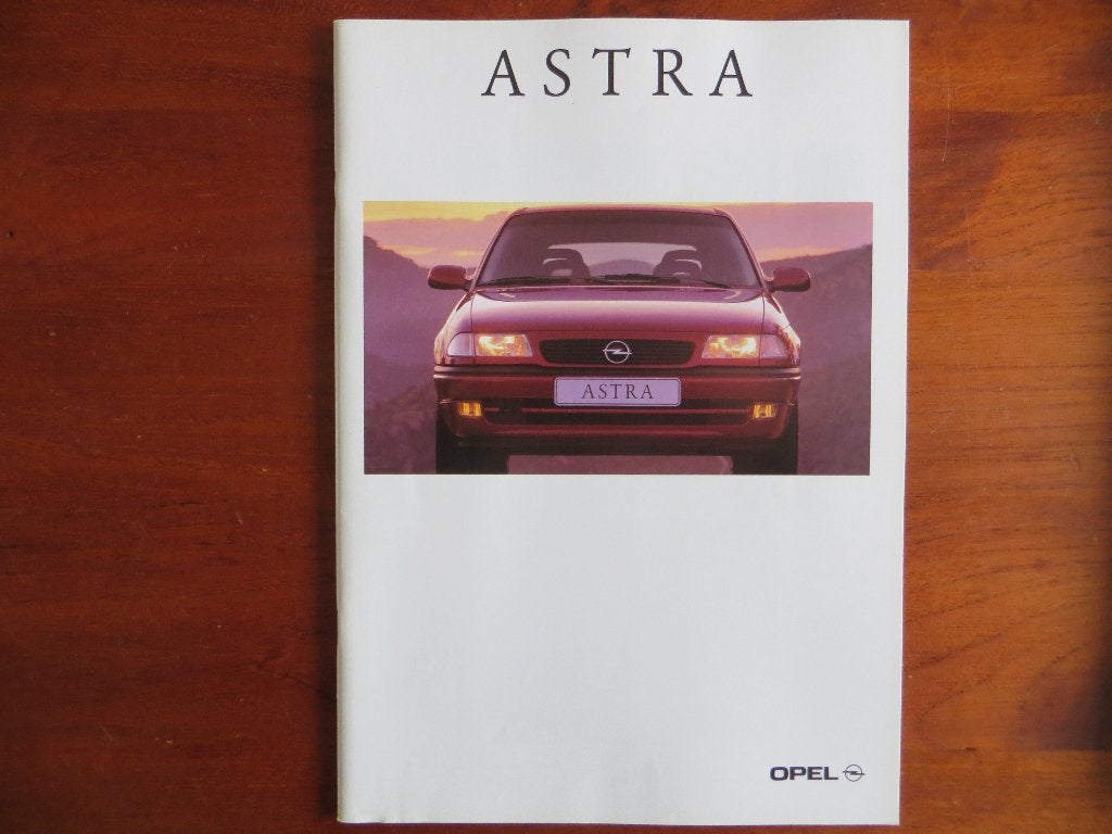 Opel Astra (sept. 1996) + 2 bijlagen: prijzen, prod.gegevens, Verzenden, Zo goed als nieuw, Opel