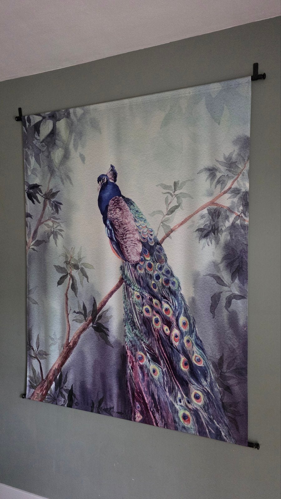 Wandkleed met Pauw - Decoratief en Sfeervol, Meerkleurig, Ophalen of Verzenden, Zo goed als nieuw, Met ophangsysteem