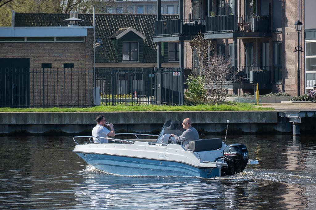Giant 475 Sport - sportieve consoleboot, Watersport en Boten, Ophalen, Overige merken, Viertaktmotor, 30 tot 50 pk