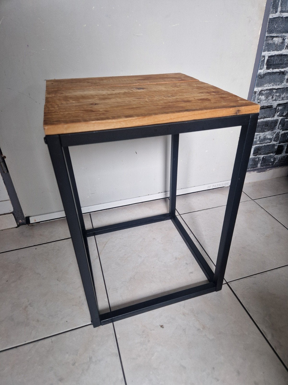 Industriële tafeltje, Ophalen, 25 tot 50 cm, Rond, 50 tot 100 cm