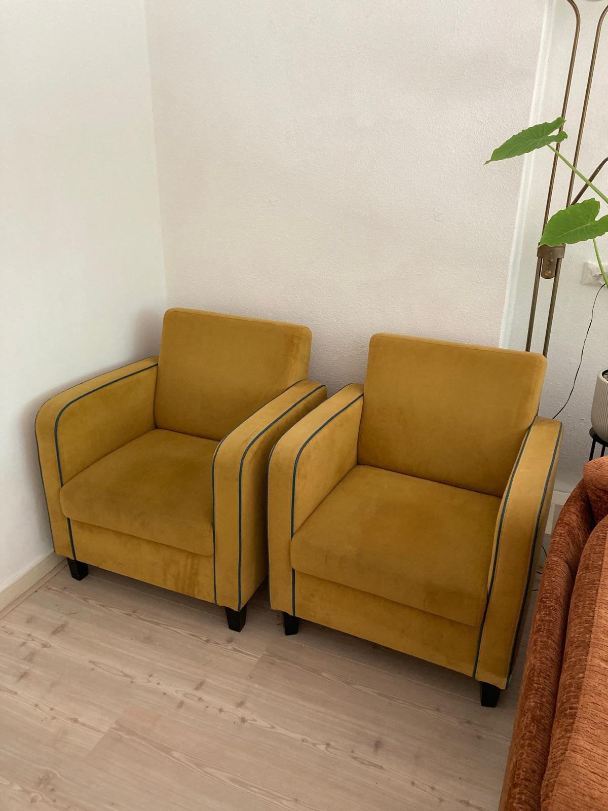 Gratis: 2 gele stoelen, Huis en Inrichting, Ophalen, Gebruikt, 75 tot 100 cm, Minder dan 150 cm
