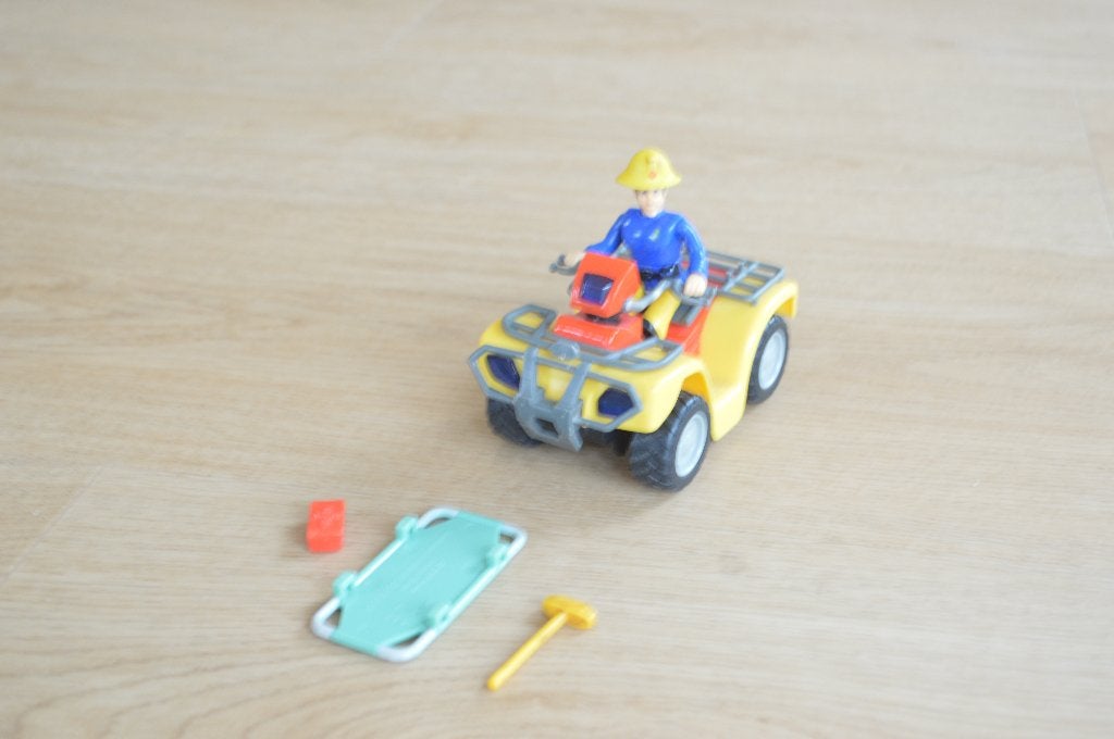 brandweerman Sam quadbike met 1 speelfiguur en 3 accesoires., Ophalen of Verzenden, Gebruikt