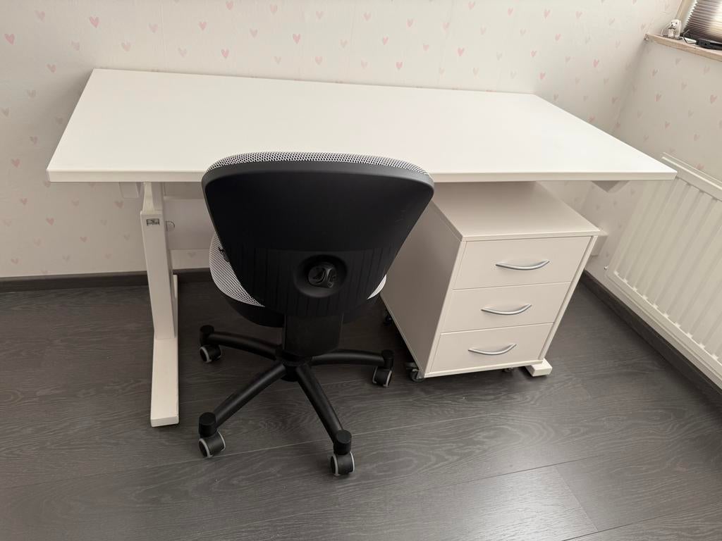 Babypark kinderbureau 140cm met stoel en ladekastje., Ophalen, Hout, In hoogte verstelbaar, Zo goed als nieuw
