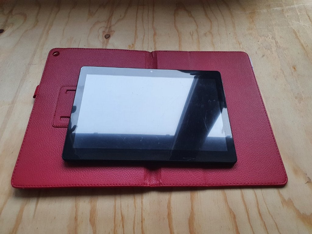 Tablet 10.1 inch met rode hoes en doos, Ophalen of Verzenden, Gebruikt, 10 inch, 16 GB