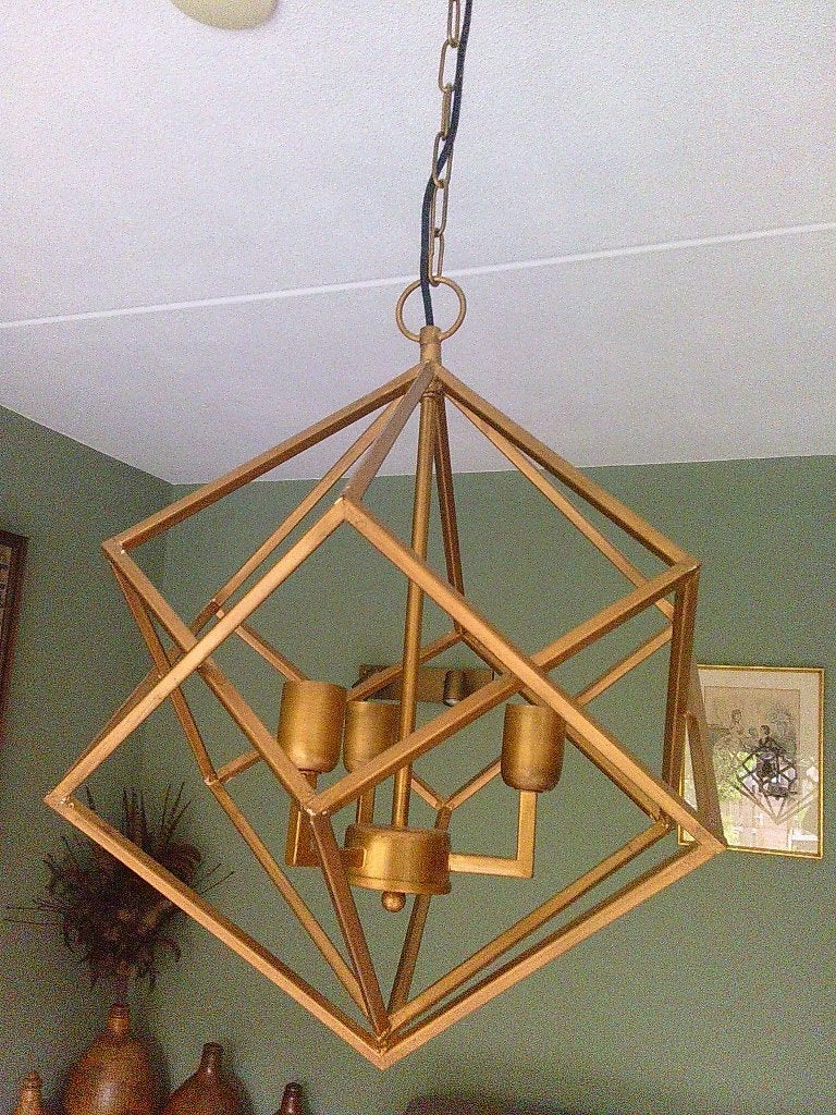 Mooie goudkleurige stalen hanglamp. Twee kubussen in elkaar,, Huis en Inrichting, Ophalen of Verzenden, Zo goed als nieuw, Metaal