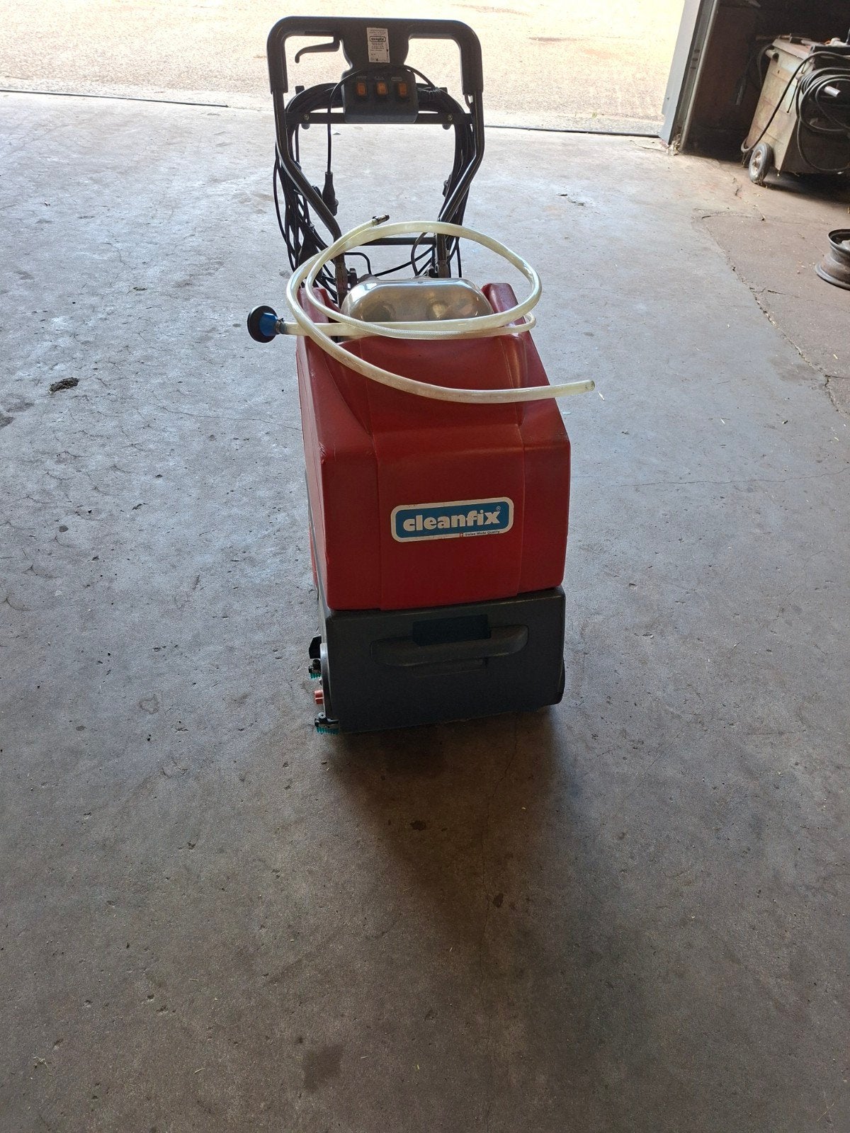 Cleanfix Schrob- en Zuigmachine - Gebruikt, Ophalen, Gebruikt, Schrobmachine
