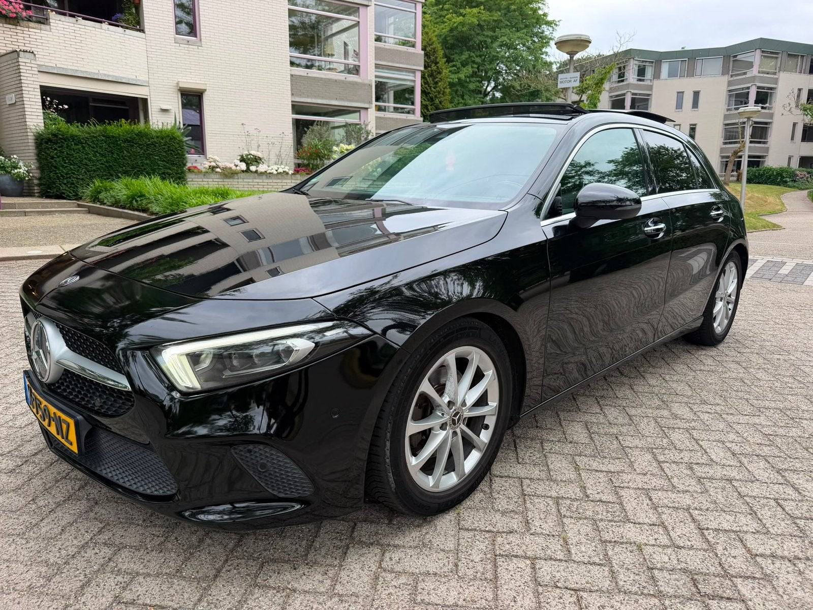 Mercedes-Benz A-Klasse A 200 163pk 7G-DCT 2018 Zwart, Auto's, Euro 6, 4 cilinders, Leder en Stof, 14 km/l
