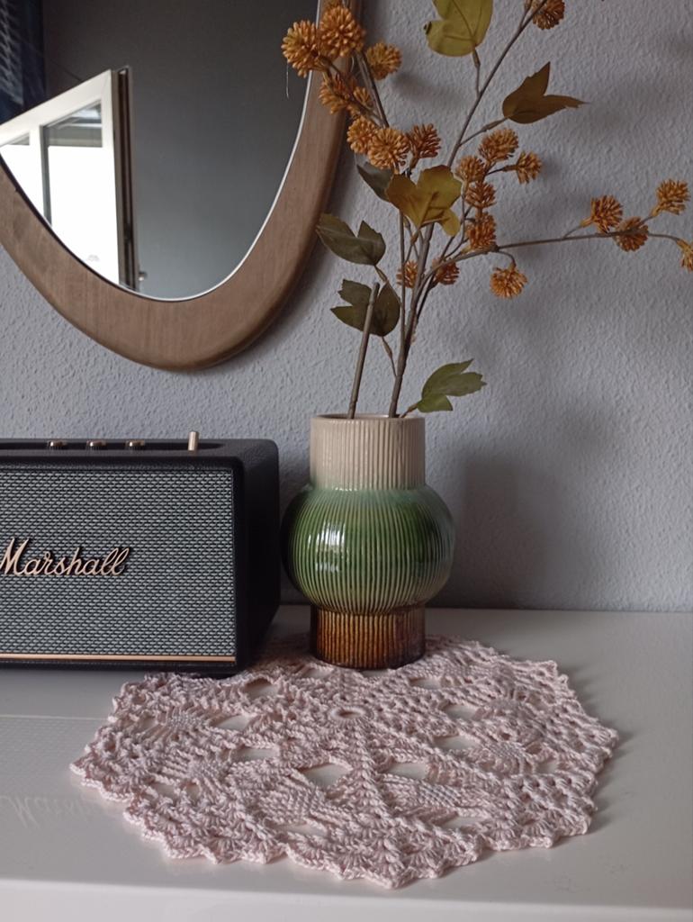 Handgemaakte gehaakte decoratie - Kleedje/onderzetter, Huis en Inrichting, Woonaccessoires | Overige, Ophalen of Verzenden, Nieuw