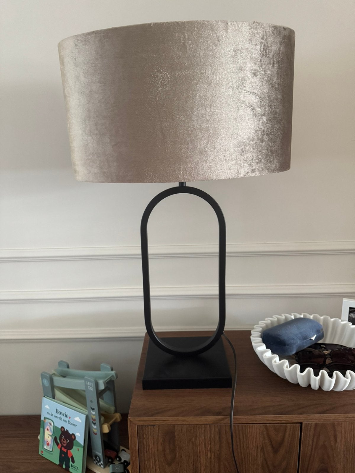Staande lamp met taupe suede kap, Ophalen, Zo goed als nieuw