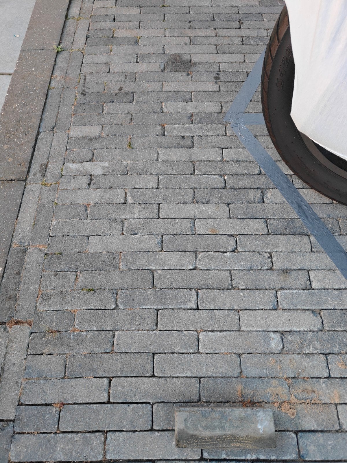 Gratis af te halen: Betonnen waaltjes (ca. 10 m²), Ophalen, Gebruikt, Beton, Klinkers
