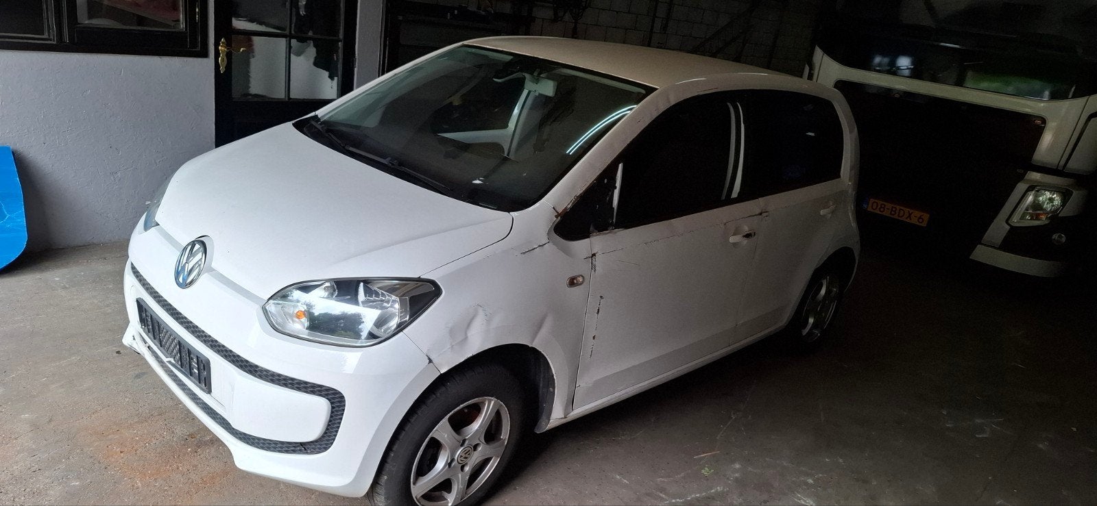 Schade volkswagen up. 2014. Zonder kenteken.  Motor kapot., Auto diversen, Schadeauto's, Volkswagen, Wit, Handgeschakeld, Ophalen of Verzenden
