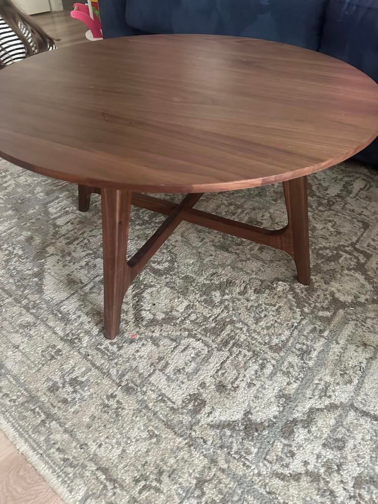 Ronde salontafel Larsen, walnoot en fineer, Huis en Inrichting, Ophalen, Rond, Nieuw, 50 tot 100 cm