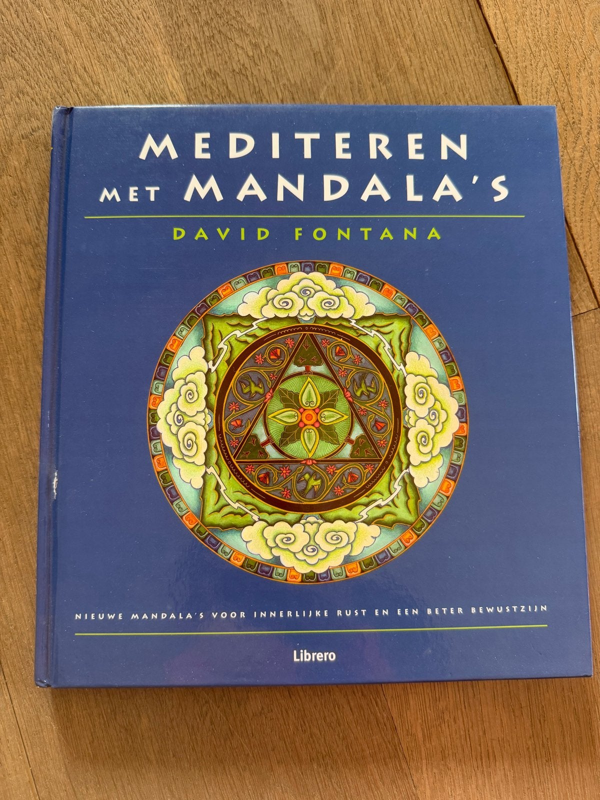 Mediteren met Mandala's - David Fontana, Ophalen of Verzenden, Zo goed als nieuw, Meditatie of Yoga, Instructieboek