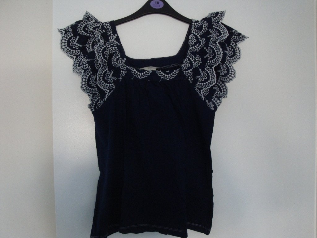 Donker blauw EDC shirt met witte broderie. Maat S., Kleding | Dames, Blauw, Ophalen of Verzenden, Zo goed als nieuw, Korte mouw