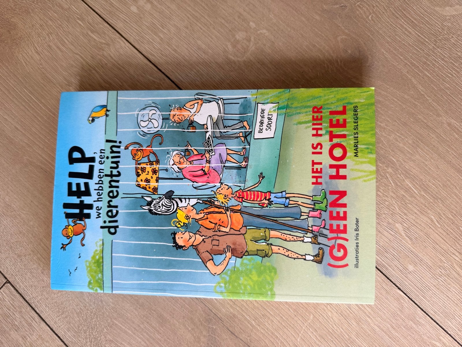 Help, we hebben een dierentuin! (Geen hotel), Ophalen, Zo goed als nieuw, Fictie algemeen