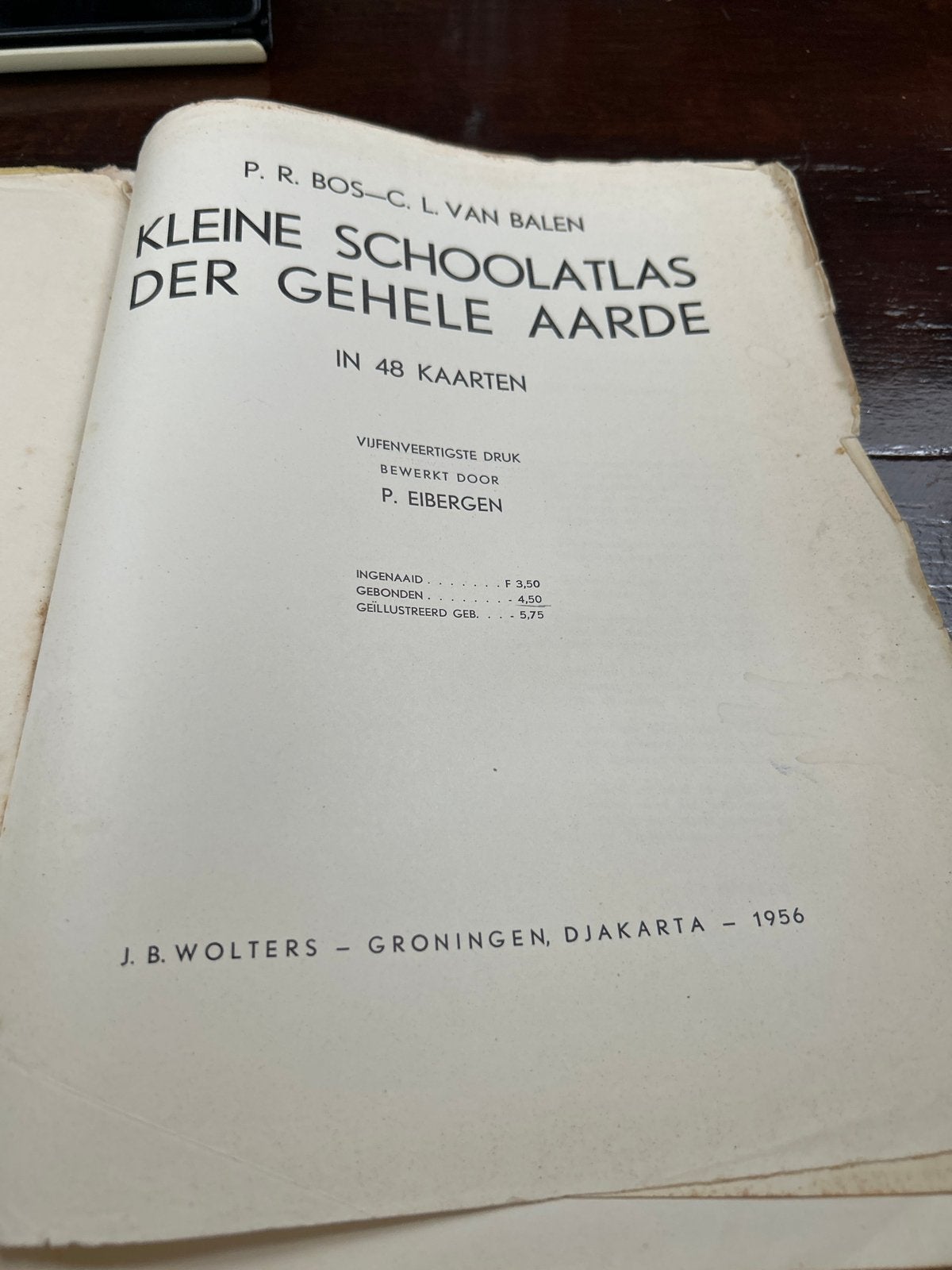 Kleine Schoolatlas der Gehele Aarde - P.R. Bos - 1956, Gelezen, Bosatlas, Ophalen of Verzenden, 1800 tot 2000