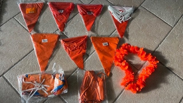 Vlaggenlijn, Vlaggetjes oranje en Hawaii ketting, slinger, Ophalen of Verzenden, Gebruikt