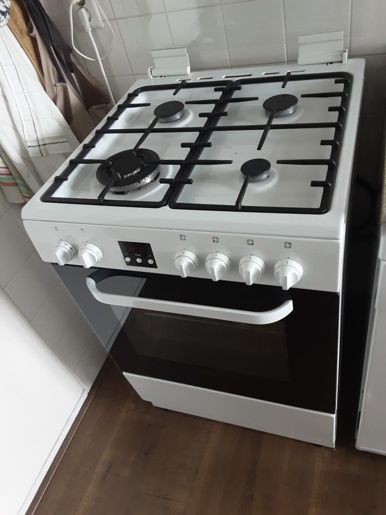 Vrijstaand gasfornuis met oven - zo goed als nieuw, Ophalen, 60 cm of meer, 4 kookzones, Zo goed als nieuw